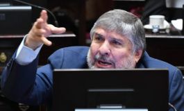 Mayans cuestionó la reforma laboral y afirmó que desafía la Constitución